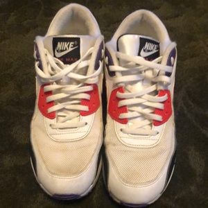 Mens Nike Air Max 90.  Size 9